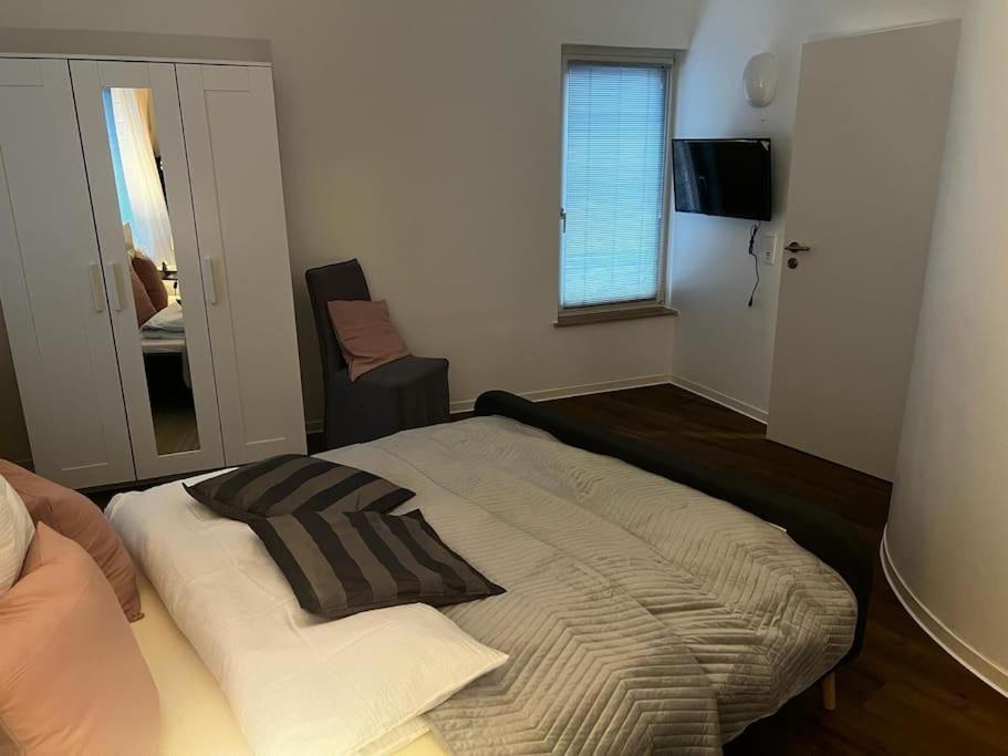 Maisonette Wohnung Mit Dachterrasse - Keine Vermietung An Monteure Düren - Eifel Exteriör bild